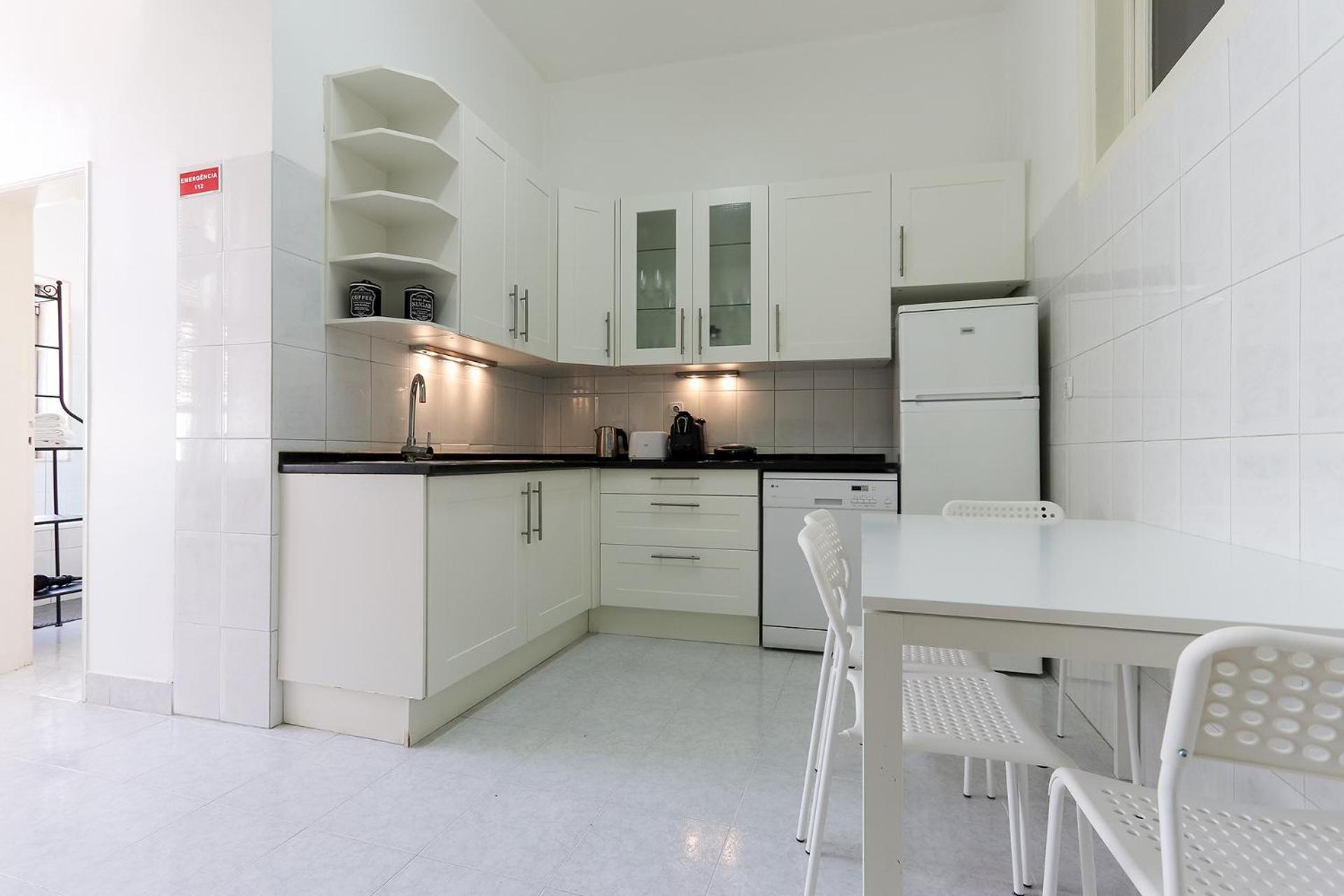 Cozy And Sunny Apartment - Anjos, ลิสบอน ภายนอก รูปภาพ
